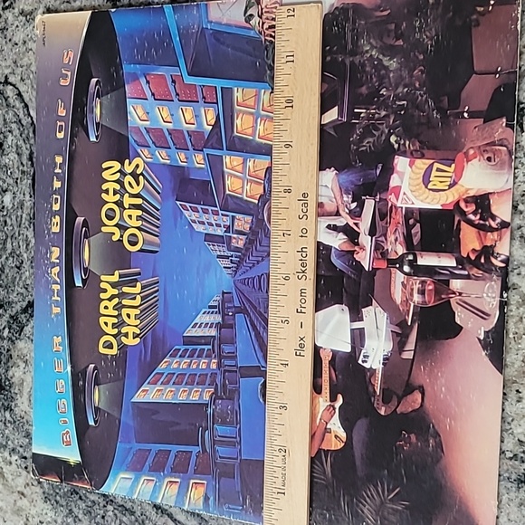 1976 Hall & Oates Vintage Vinyl Bigger Than Both of Us, Poster Included - Picture 5 of 16